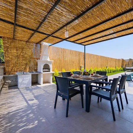 Summerland Villa *