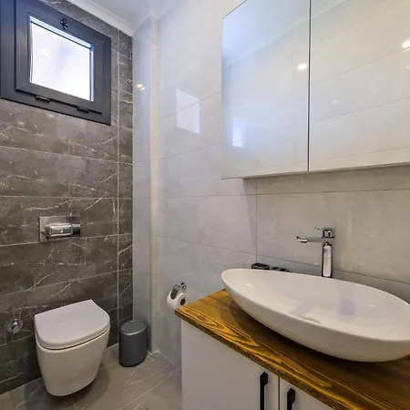 Summerland Villa