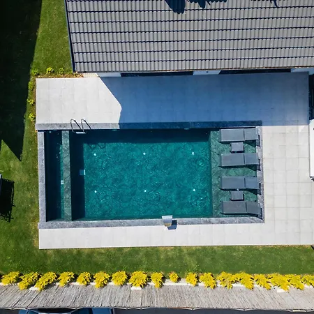 Summerland Villa *