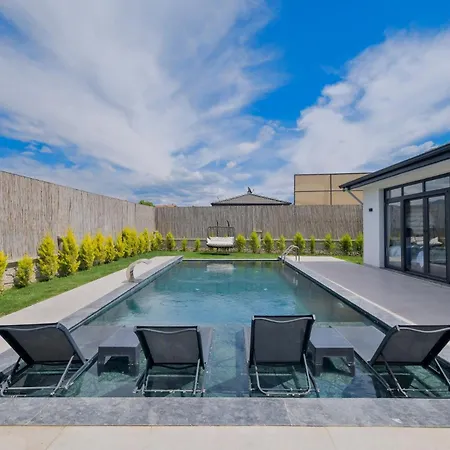 Villa Summerland *