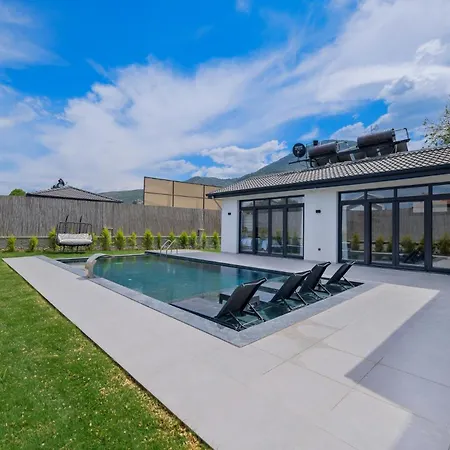 Summerland Villa *